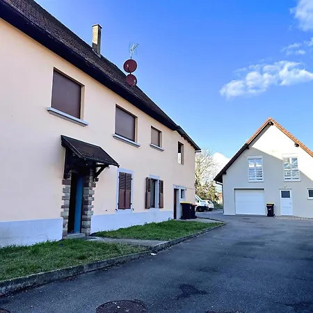 Apartamento De 80 M2 Avec Grand Parking - Proche Pistes Cyclables *