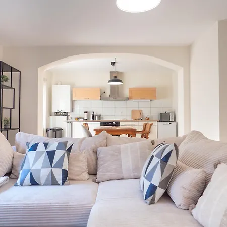 Apartment Easy Access With Spacious Private Parking & Near Scenic Bike Routes Monswiller