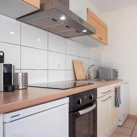Apartman De 80 M2 Avec Grand Parking - Proche Pistes Cyclables *